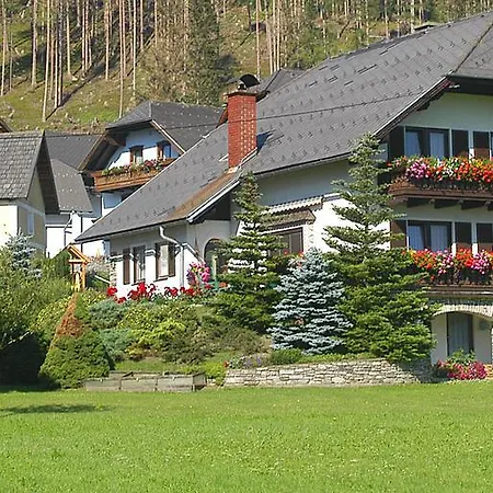 Guest house Gastehaus Trattner